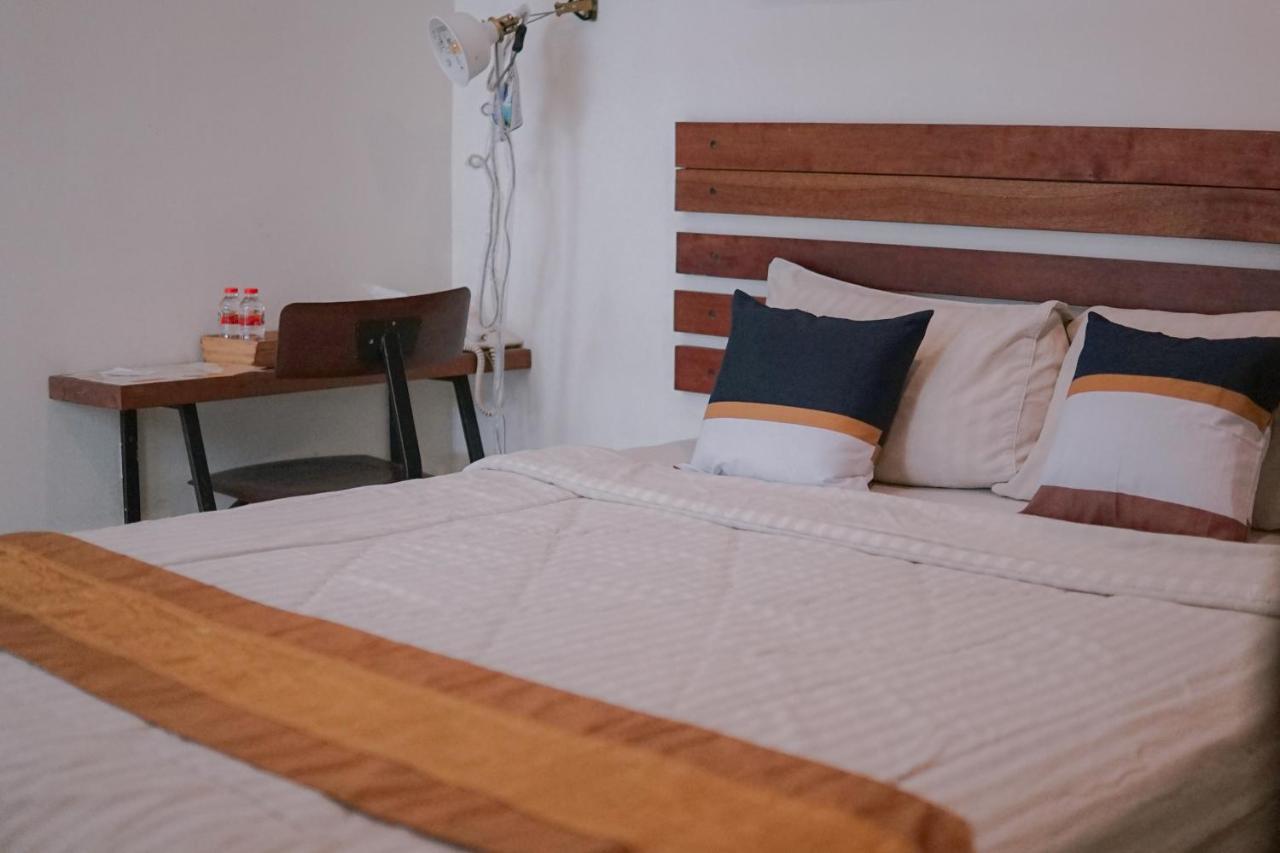 Augustina Home Malang Exteriör bild