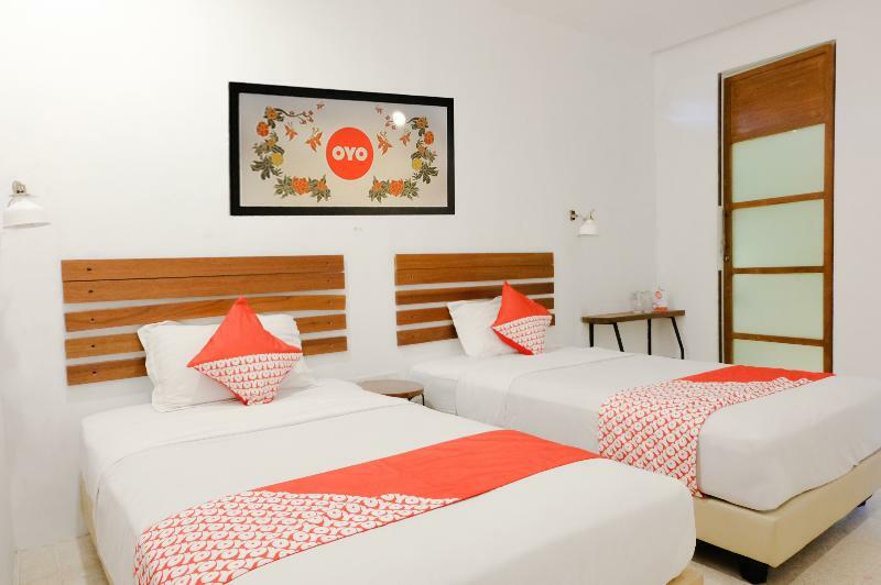 Augustina Home Malang Exteriör bild